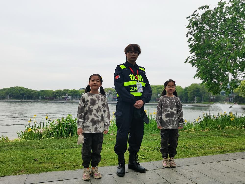 d8a58635d7e84e4abcc4400aa863d5ff.jpg