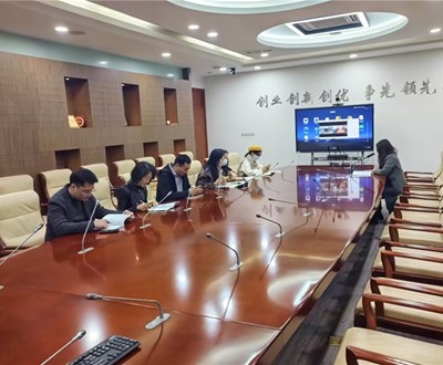集智共研　勤思笃行　众行致远——记新课标视域下初中历史教学多元评价的策略研究活动